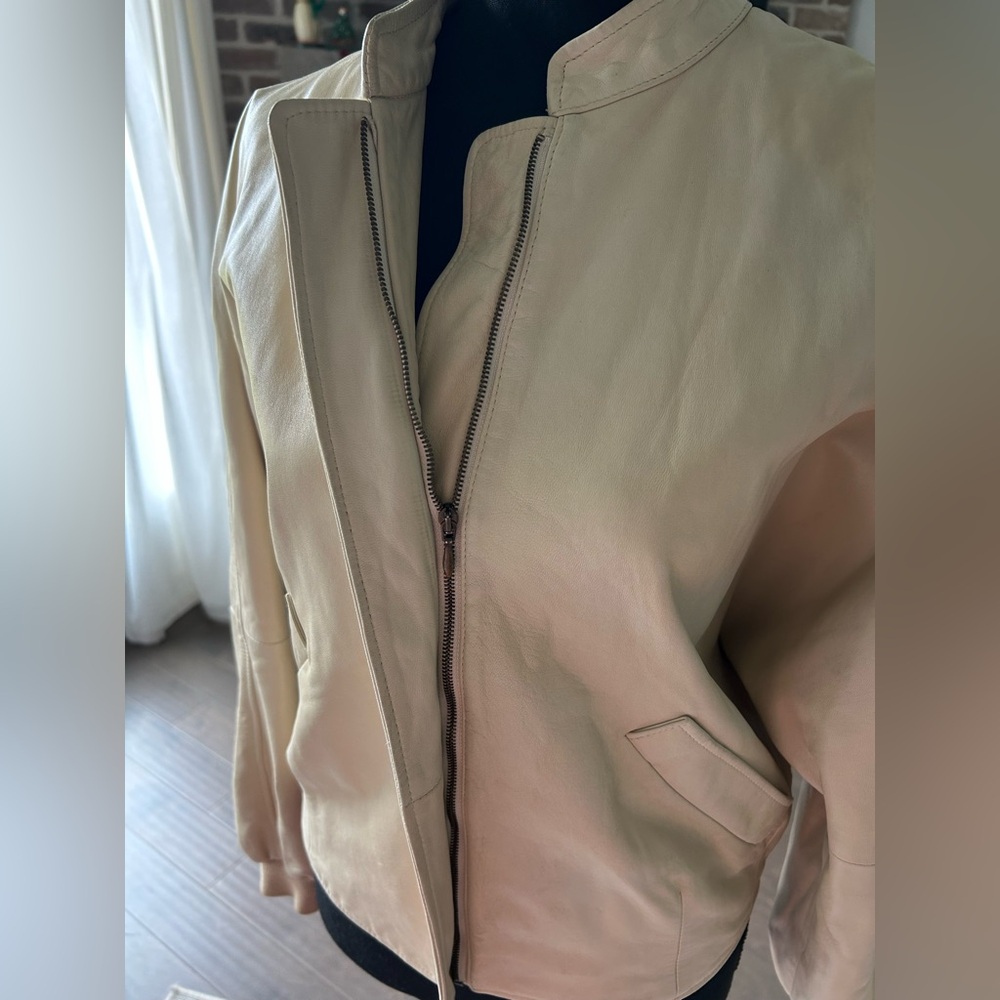 Rare Vintage Georgio Armani Designer Italian Leather Cream Jacket Sz 42 35 waist - Picture 9 of 17